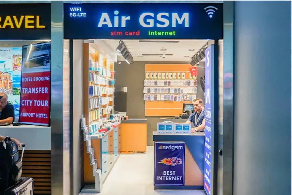 Buying SIM Card at Turkey Airport - Air Mobile Store